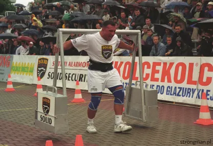 Dziwny sport" dla wariatów? My zobaczyliśmy w nim legendy. Historia Teta Sport i Polskich Strongmanów.